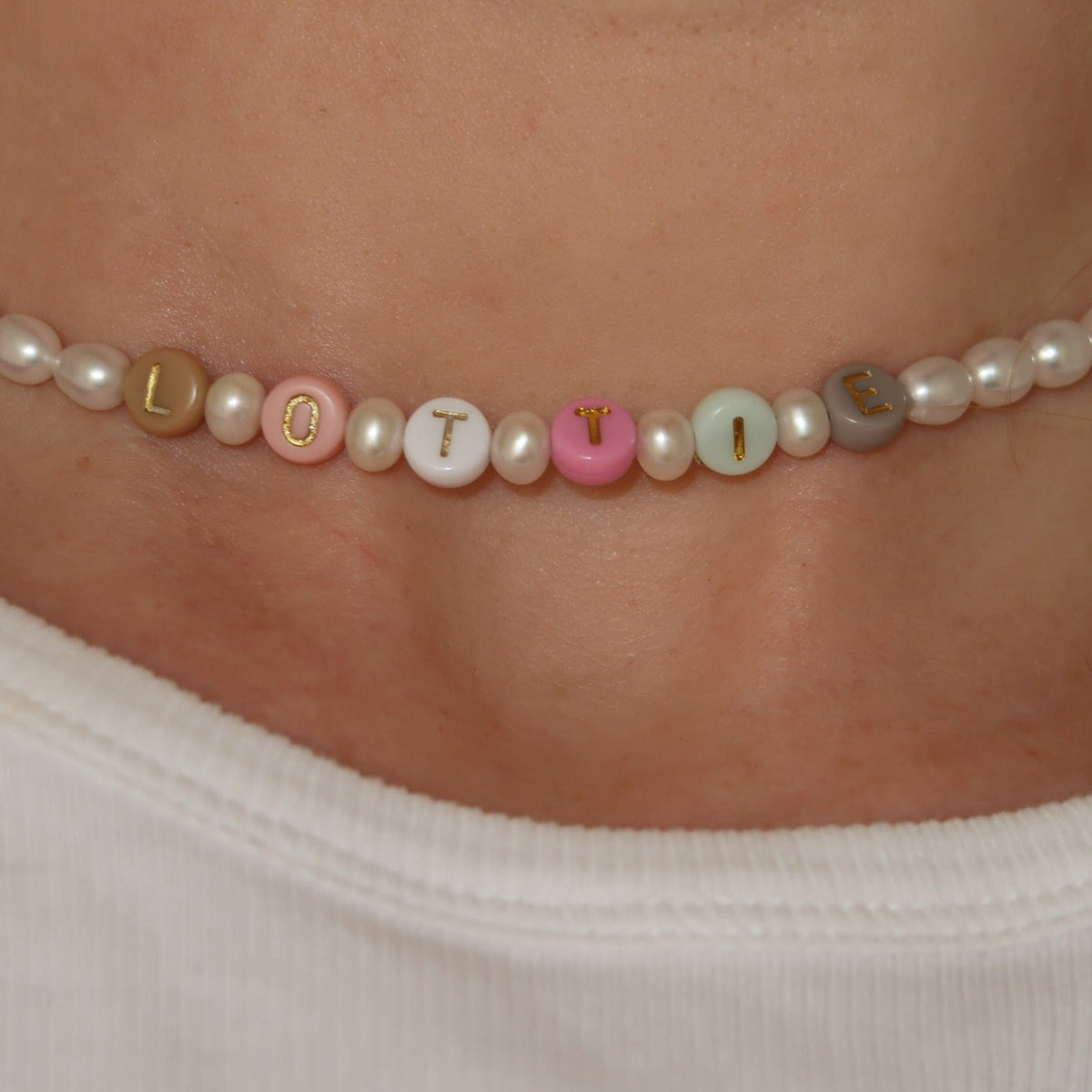 gigi hadid necklace, lottie camp necklace, customizable pearl necklace, harper's bazaar necklace