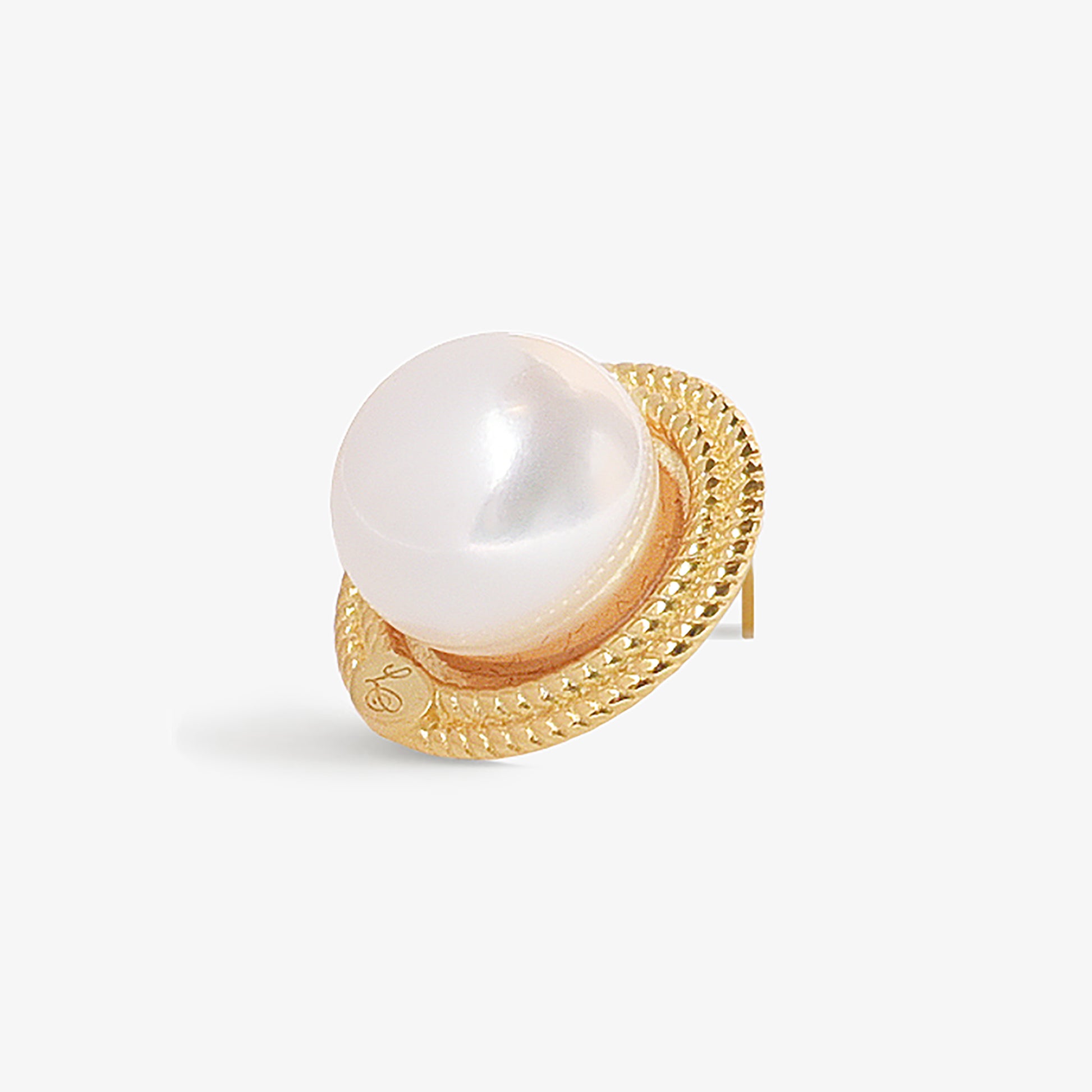 lottie pearl earrings, pearl stud earrings with gold braided rim, classic style, vintage pearl earrings, statement earrings